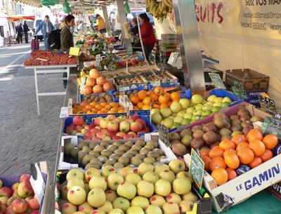 Jour de marché à Fouesnant Finistère 29