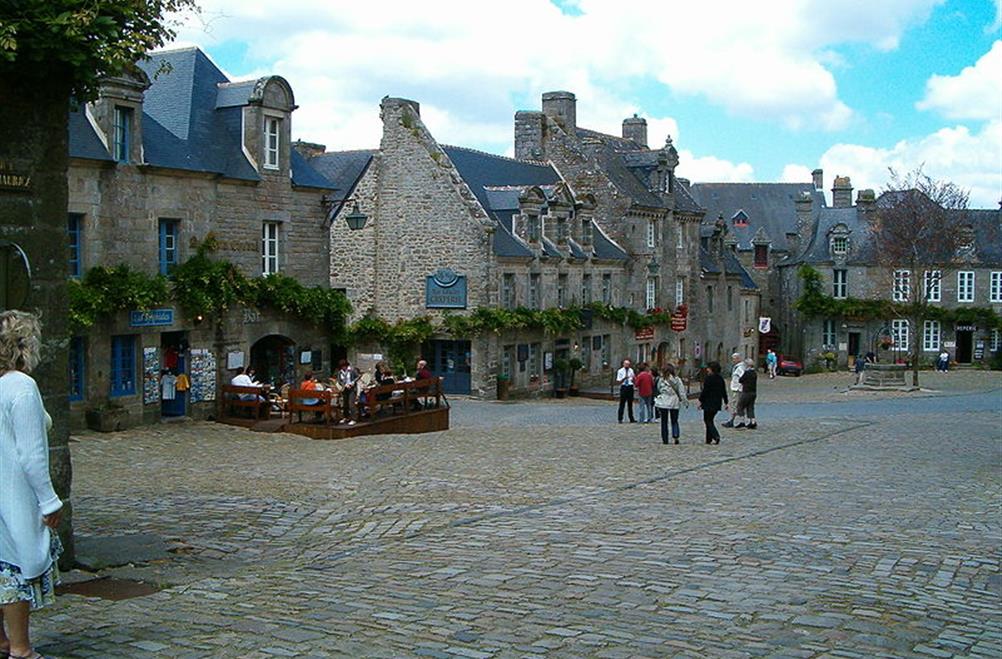 Locronan à partir du camping Kost Ar Moor Finistère