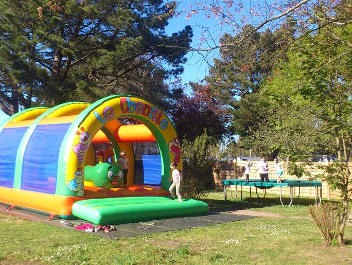 la chenille du camping cost armor